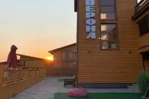 Гостиница «Верона», Голубицкая