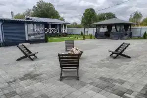 Дом с беседкой