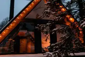 Уютный домик с сауной на берегу реки Dacha Scandi