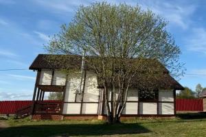 Уютный дом с пятью спальнями на берегу водохранилища