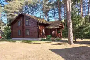 Коттедж на берегу озера Глубокое