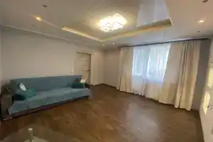 Комфортная квартира возле жд вокзала, Калининград