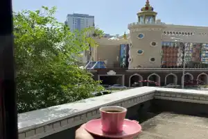 Уютная квартира в центре города с видом на историческое здание