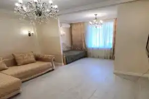 Квартира с видом на горы в 600 метрах от моря по тенистой аллее из сосен