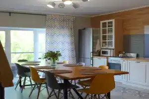 Вилла на берегу озера