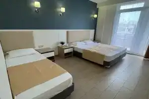 Трёхместный номер комфорт с балконом, Витязево