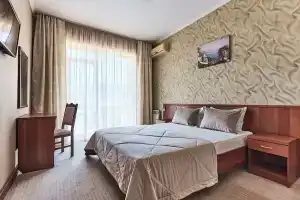 Четырёхместный номер Люкс с балконом, Адлер