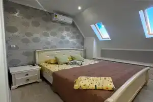 Люкс 92, Адлер