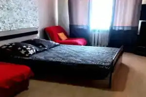 Двухкомнатная раздельная квартира в Ленинском районе ,рядом,, Аквопарк