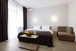 Трёхместный номер Трёхместный номер "Стандарт" с балконом, Адлер