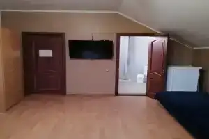Четырёхместный номер стандарт, Криница