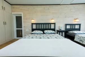 Двухместный номер с 2 отдельными кроватями улучшенный с видом на горы