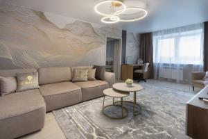 Дизайнерская трёххкомнатная квартира с панорамным видом Смоленска