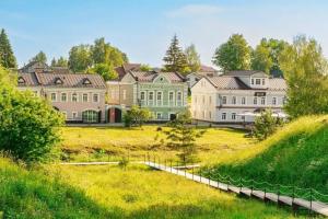 Гостиница «Дом мастера Хомутова», Вятское