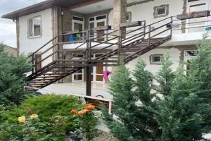 Гостевой дом «Миндаль», Кучугуры