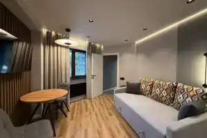 Студия в Приморском парке, Ялта