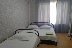 Трёхместный номер эконом, Кучугуры