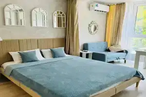 Уютная квартира у реки и моря в солнечном Небуге