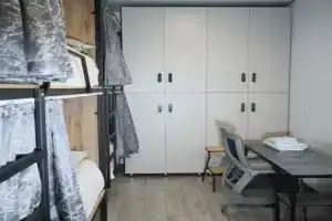 Многоместный мужской номер нижнее койко место, комфорт, Алматы