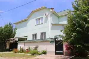 Гостевой дом «Изумрудный», Новофёдоровка