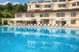 Отель «Морской Клуб», Небуг