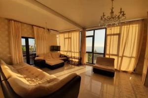 Дом с кухней и мангалом