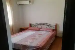 Уютный двухкомнатный номерДо моря 50 метров!!!, Лидзава