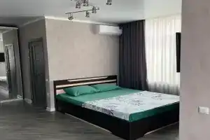 Студия в новом доме с новым хорошим и уютным ремонтом