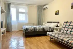 Квартира с кондиционером, 6 остановок до центра, сквер под окнами, Казань