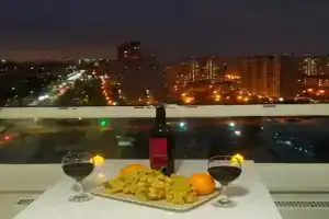 Студия с видом на завораживащие огни города, Мытищи