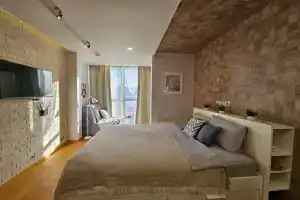 Стильная студия с панорамным окном на Борисовке White Lodging, Мытищи