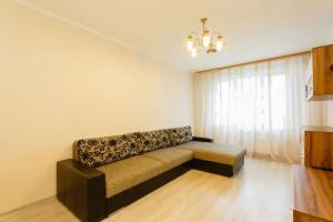 Апартаменты «Бизнес Брусника Генерала Антонова 4»