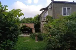 Уютный домик у реки с видом на горы, Тенгинка