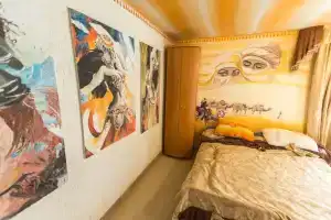 Гостиница у Ларисы, Кача