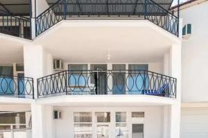 Эллинг Аква, Орджоникидзе