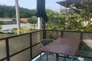 Комната с гаражом на первом этаже, Шепси