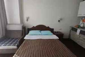 Студия у моря, Адлер