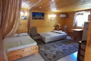 Эко дом из бруса в саду