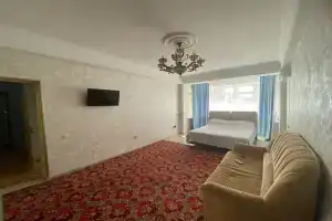 Квартира в центре города, парки, кофейни, гастрономы