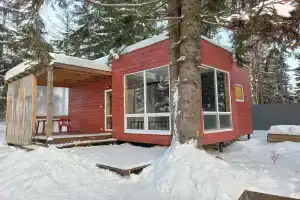 Дом у реки Шексна в Череповецком районе