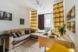Yellow star 726, Санкт-Петербург