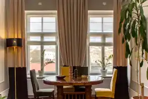 Закулисье, Санкт-Петербург
