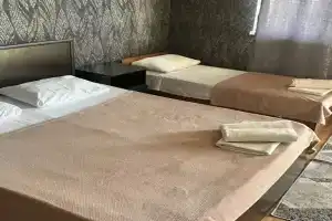 Трёхместный номер стандарт, Лидзава