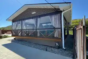 Уютный домик на берегу моря