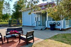 Дом номер 1 на берегу озера Лунное