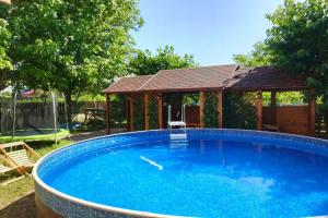 Гостевой дом «Азов Солнечный», Кучугуры