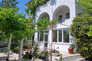 Дом для семейного отдыха, Молочное