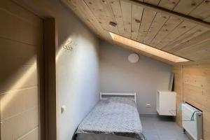 Двухместный номер с общей ванной комнатой