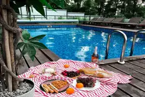 Villa Dubki Relax, Трудовое