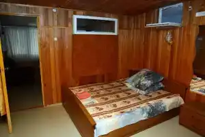 Двухкомнатный номер с балконом с видом на море в 20м от него